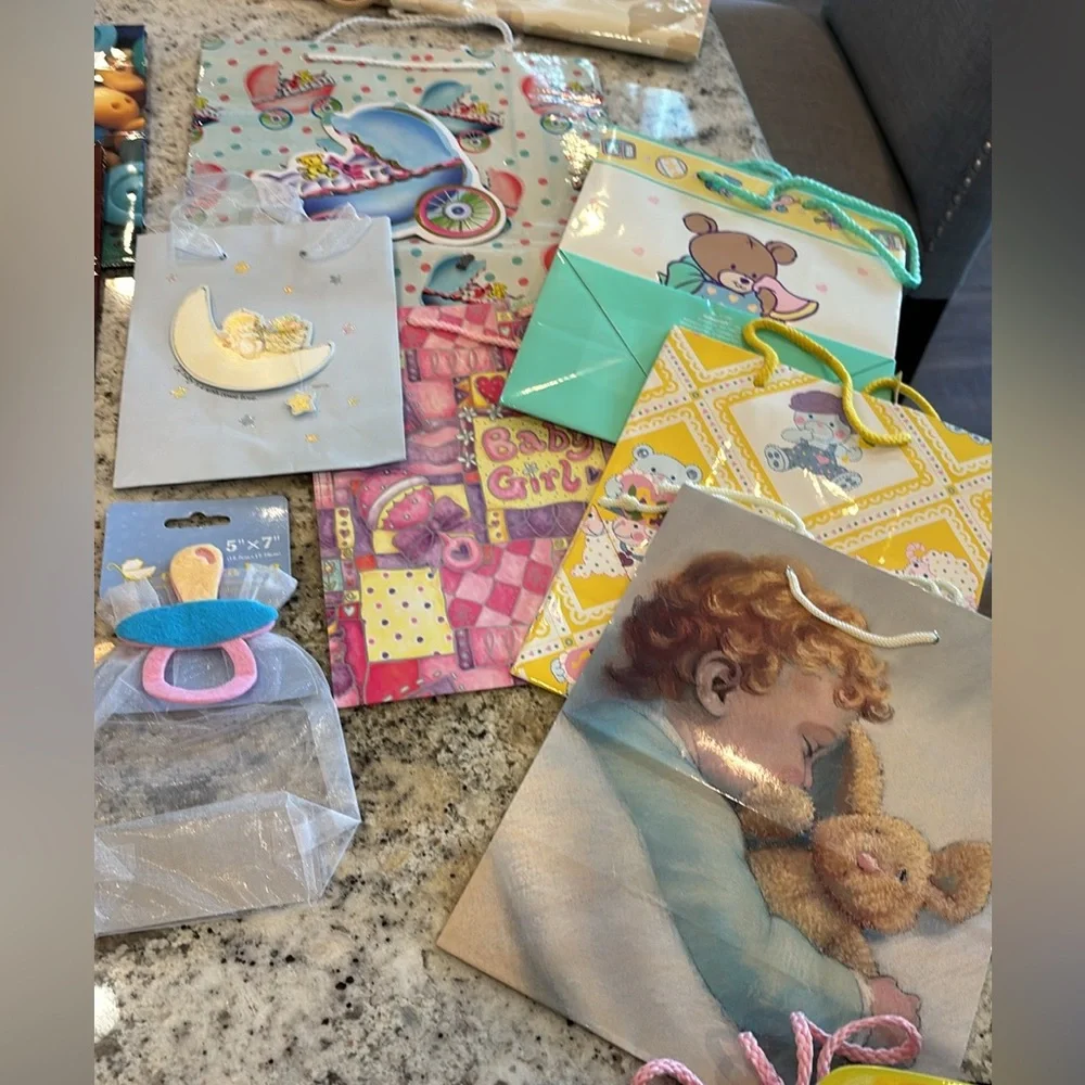 large lot - gift/treat bags - 30+ bags assorted sizes and occasions